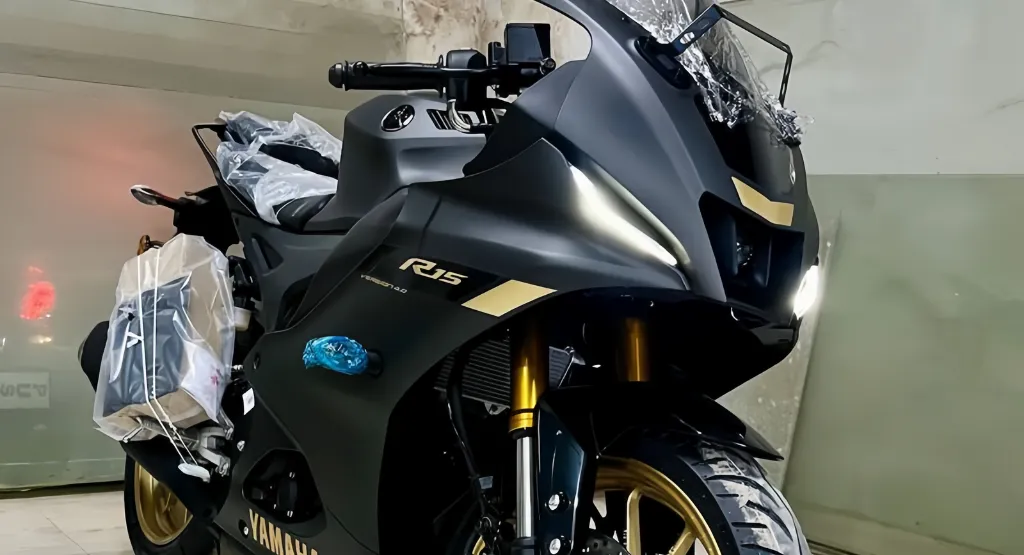 Yamaha R15 V5